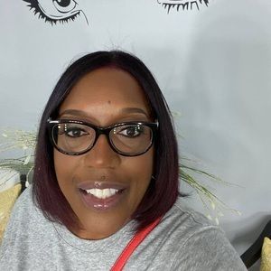 Meet your Posher, Cynthia